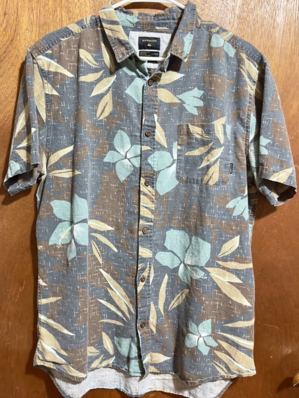 Quiksilver Men’s Short Sleeve Hawaiian Floral Button-Up Shirt